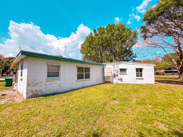 5000 Regina Drive, Fort Pierce, FL 34982