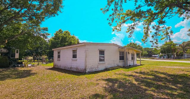 5000 Regina Drive, Fort Pierce, FL 34982