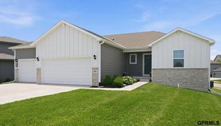 680 N 11 Circle, Springfield, NE 68059