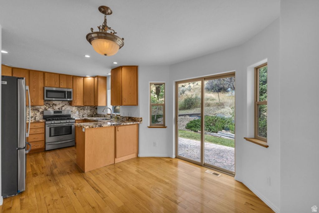 Image 12 of property listing at 874 S WEST HOYTSVILLE RD, Hoytsville, UT 84017