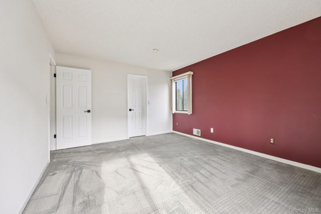 34 Chester Lane, Nanuet, NY 10954