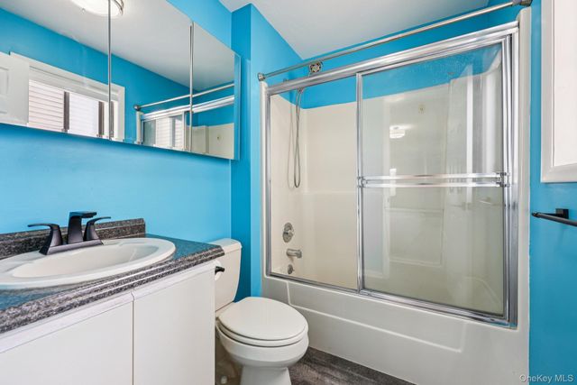 34 Chester Lane, Nanuet, NY 10954