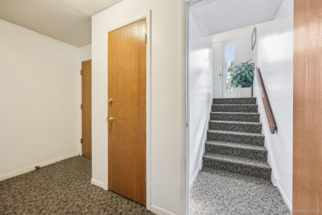 34 Chester Lane, Nanuet, NY 10954