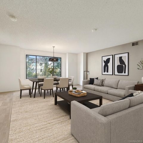 34 Chester Lane, Nanuet, NY 10954