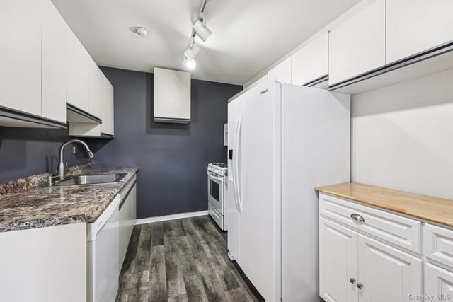 34 Chester Lane, Nanuet, NY 10954