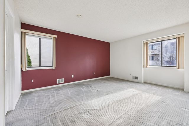 34 Chester Lane, Nanuet, NY 10954