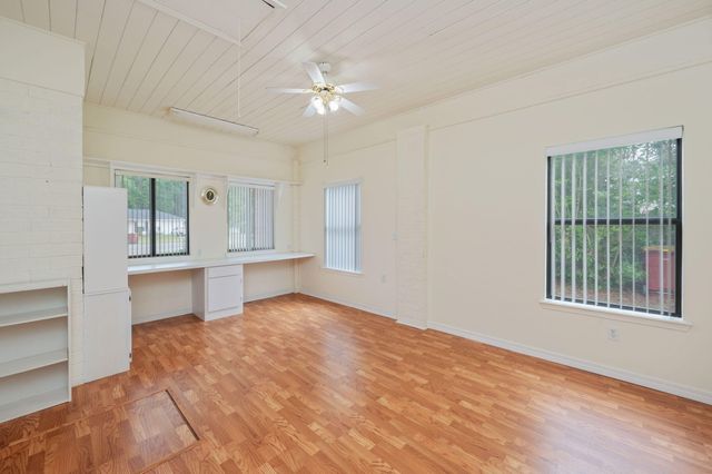 355 W First Avenue, Crestview, FL 32536
