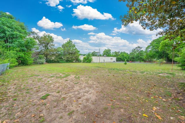 355 W First Avenue, Crestview, FL 32536