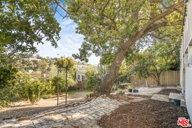 1756 Lucretia Avenue, Los Angeles, CA 90026