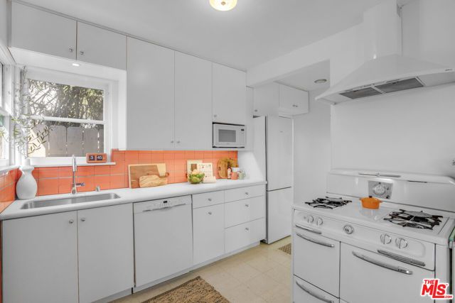 1756 Lucretia Avenue, Los Angeles, CA 90026