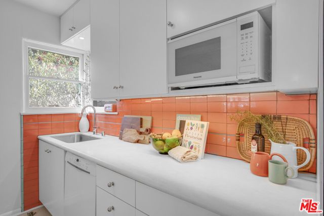 1756 Lucretia Avenue, Los Angeles, CA 90026