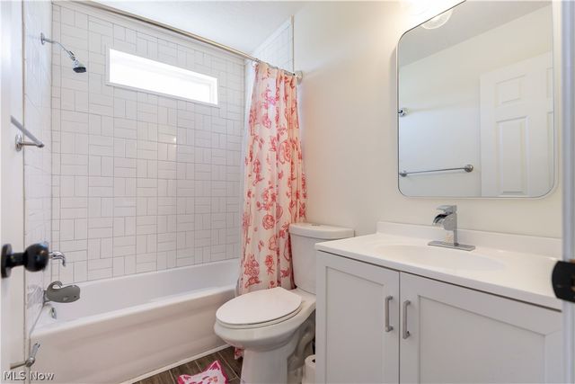 5879 Northampton Drive, Medina, OH 44256