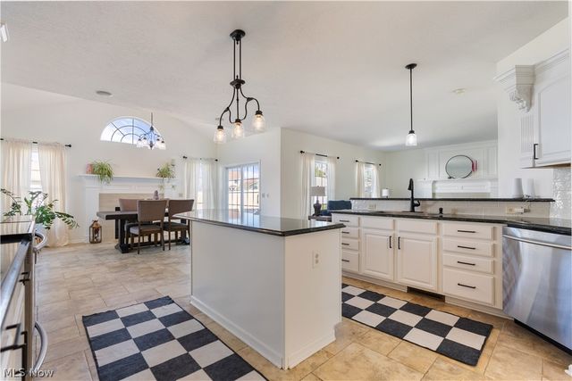 5879 Northampton Drive, Medina, OH 44256