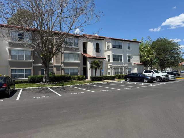 5164 CONROY ROAD 1526, Orlando, FL 32811