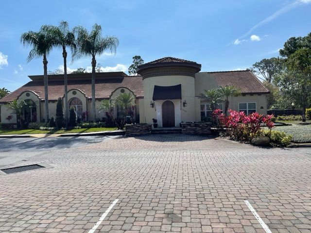 5164 CONROY ROAD 1526, Orlando, FL 32811