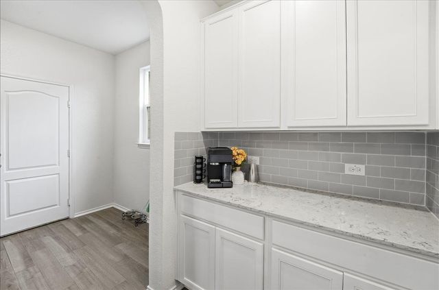 282 Crimson LN, Kyle, TX 78640