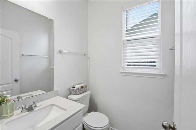 282 Crimson LN, Kyle, TX 78640