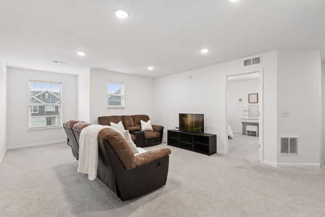 4732 Obsidian Way, Victoria, MN 55386
