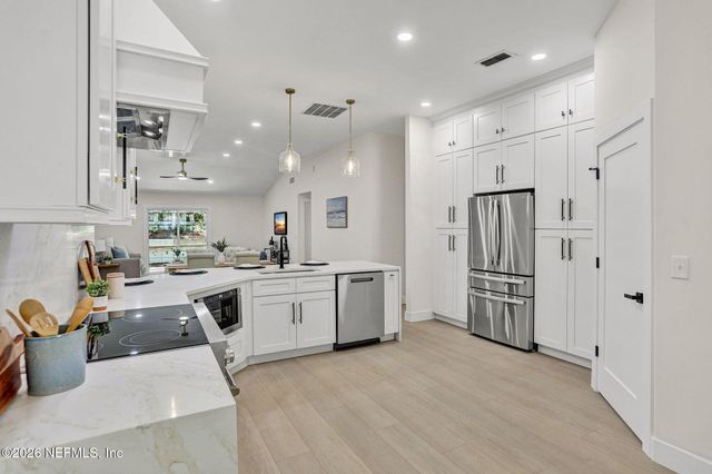 12166 HIDDEN HILLS Drive, Jacksonville, FL 32225