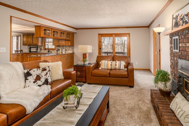 16578 N Oak Hill Lane, Mt Vernon, IL 62864