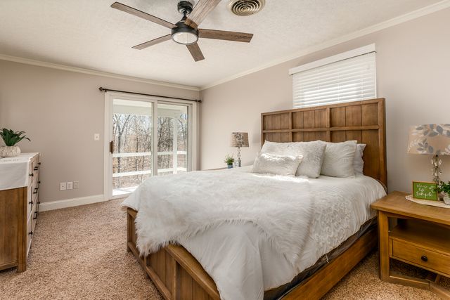 16578 N Oak Hill Lane, Mt Vernon, IL 62864