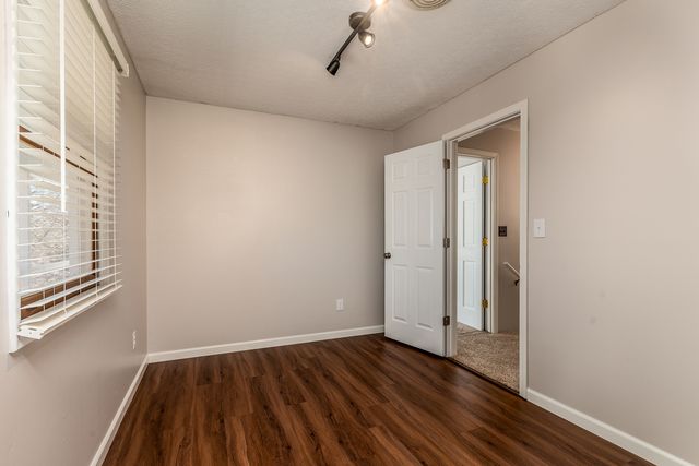 16578 N Oak Hill Lane, Mt Vernon, IL 62864