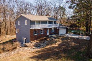 16578 N Oak Hill Lane, Mt Vernon, IL 62864