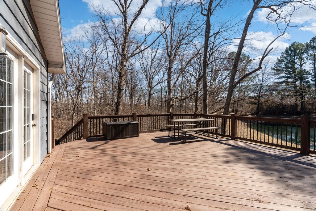 Image 38 of property listing at 16578 N Oak Hill Lane, Mt Vernon, IL 62864