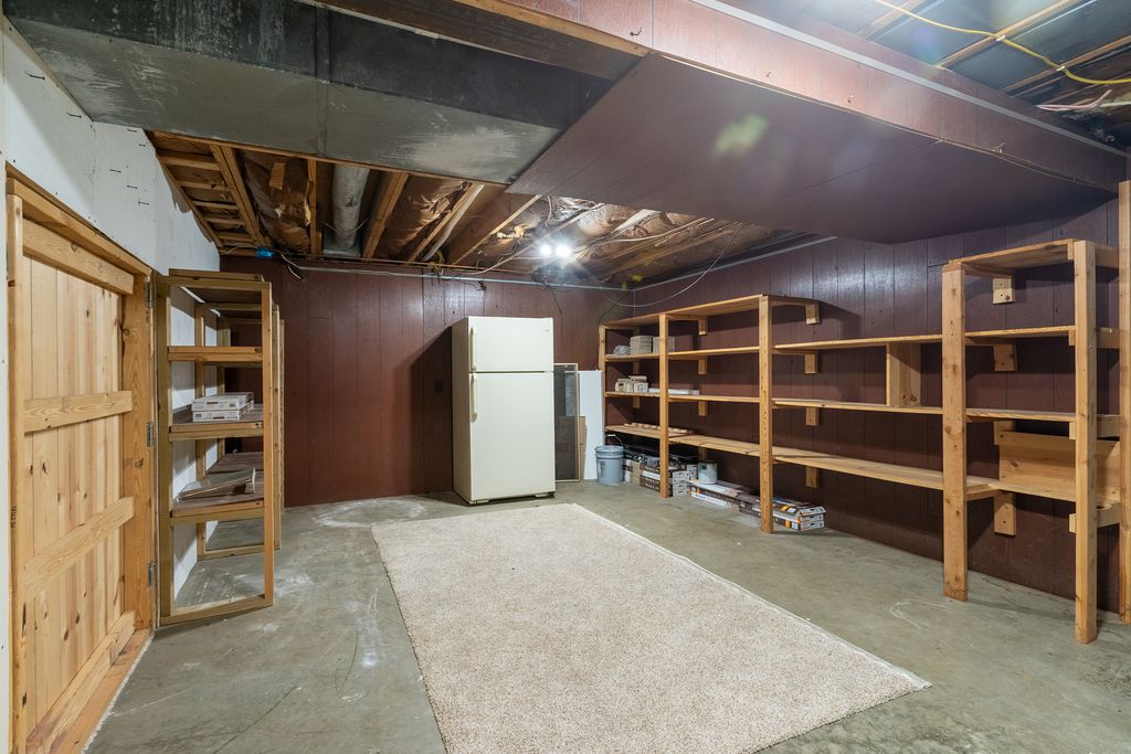 Image 46 of property listing at 16578 N Oak Hill Lane, Mt Vernon, IL 62864