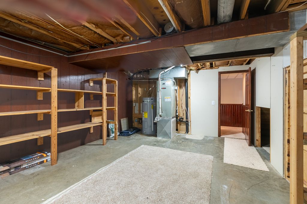 Image 47 of property listing at 16578 N Oak Hill Lane, Mt Vernon, IL 62864