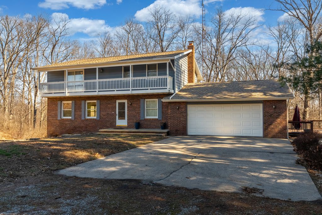 Image 50 of property listing at 16578 N Oak Hill Lane, Mt Vernon, IL 62864
