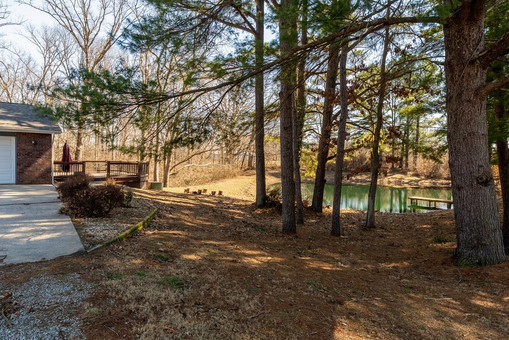 Image 51 of property listing at 16578 N Oak Hill Lane, Mt Vernon, IL 62864