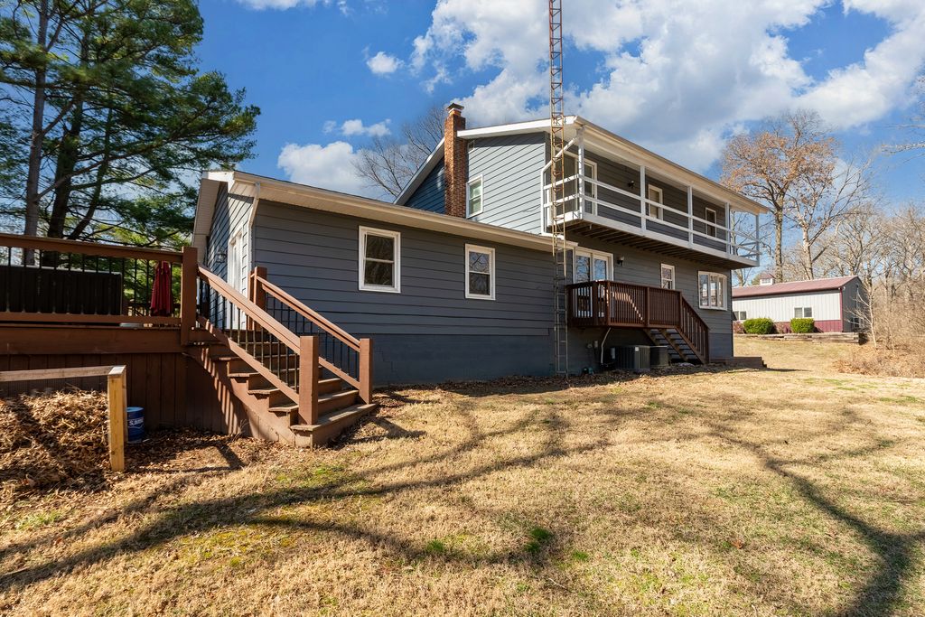 Image 61 of property listing at 16578 N Oak Hill Lane, Mt Vernon, IL 62864