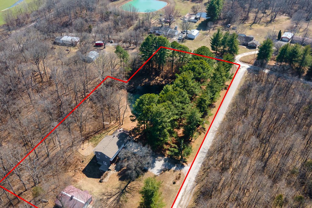 Image 63 of property listing at 16578 N Oak Hill Lane, Mt Vernon, IL 62864