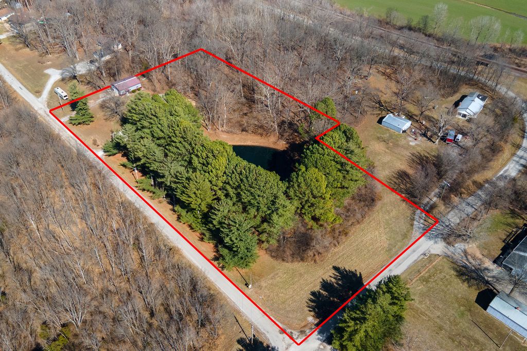 Image 67 of property listing at 16578 N Oak Hill Lane, Mt Vernon, IL 62864