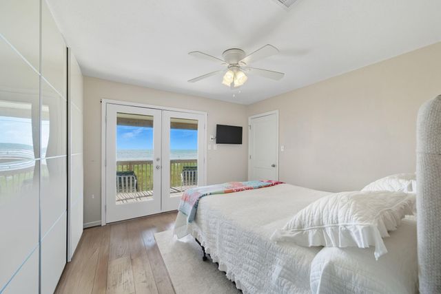 22022 Kennedy Drive, Galveston, TX 77554