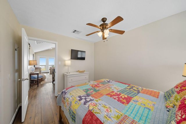 22022 Kennedy Drive, Galveston, TX 77554