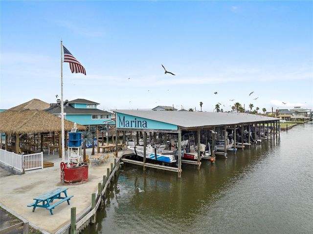 22022 Kennedy Drive, Galveston, TX 77554