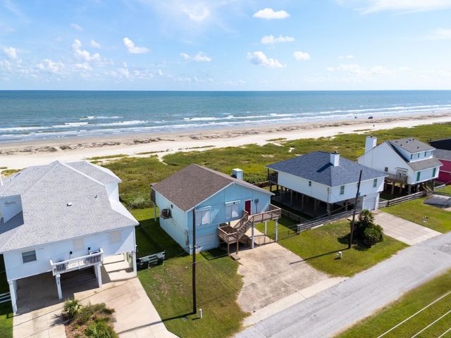 22022 Kennedy Drive, Galveston, TX 77554