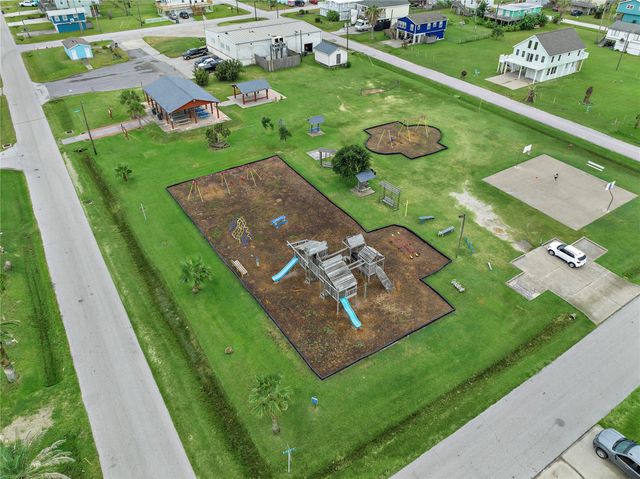 22022 Kennedy Drive, Galveston, TX 77554