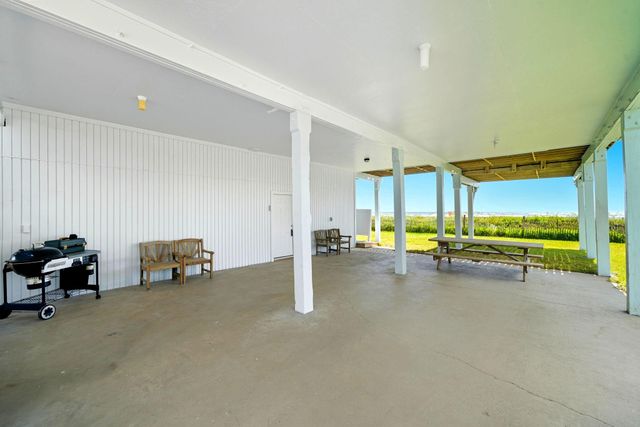 22022 Kennedy Drive, Galveston, TX 77554