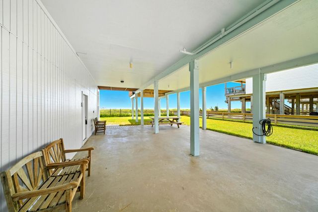 22022 Kennedy Drive, Galveston, TX 77554