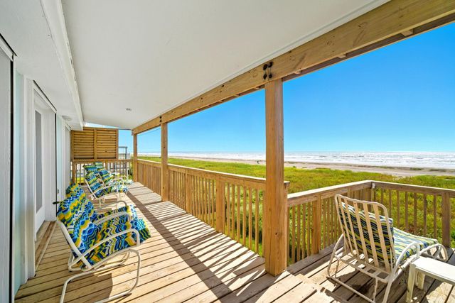 22022 Kennedy Drive, Galveston, TX 77554