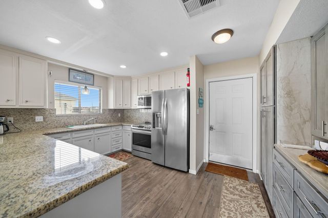 22022 Kennedy Drive, Galveston, TX 77554