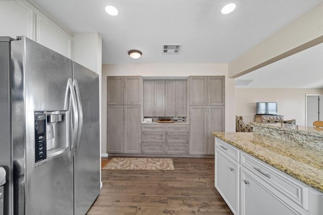 22022 Kennedy Drive, Galveston, TX 77554