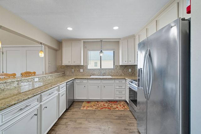 22022 Kennedy Drive, Galveston, TX 77554