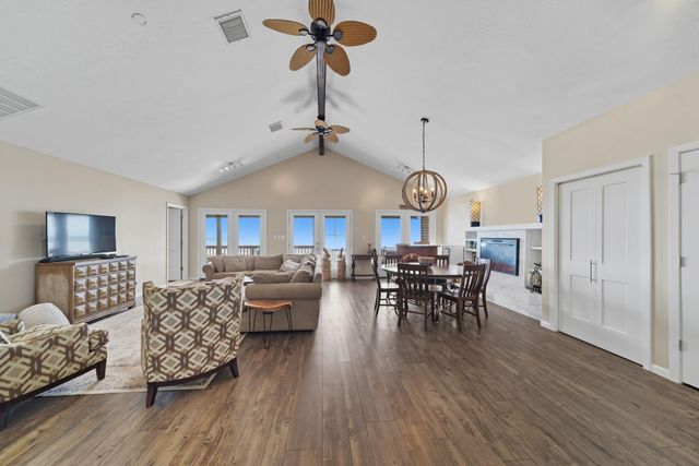 22022 Kennedy Drive, Galveston, TX 77554