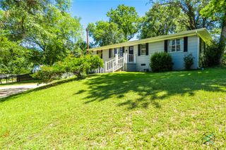 1506 Bassett Road, Palestine, TX 75803