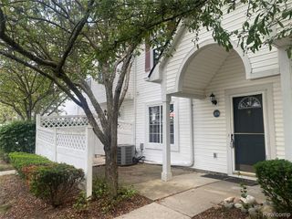 22192 Cape Cod Way, Farmington Hills, MI 48336