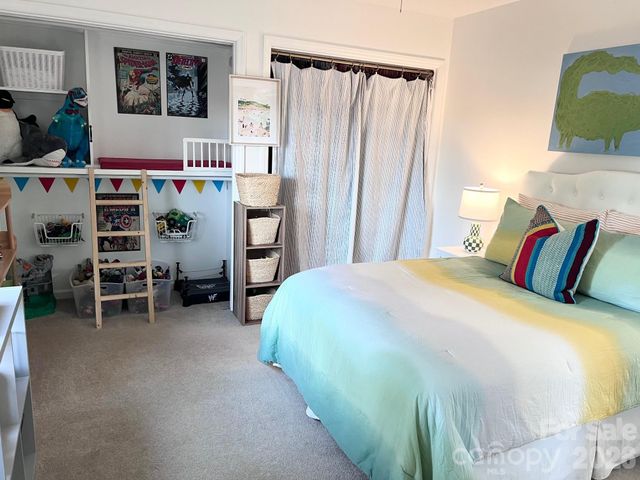 496 17th Avenue Drive NE, Hickory, NC 28601